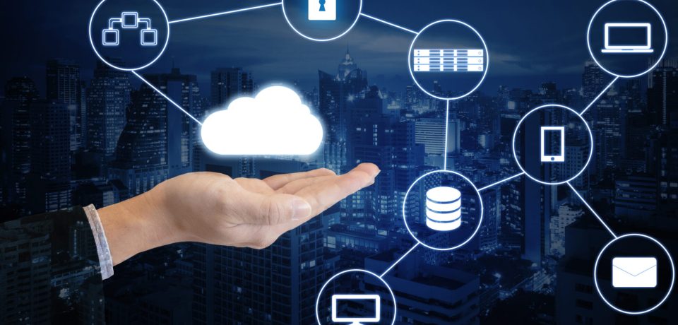Double,Exposure,Hand,Of,Professional,Businessman,Connected,Internet,And,Wireless Benefits of Migrating On-Premise Workloads to OCI